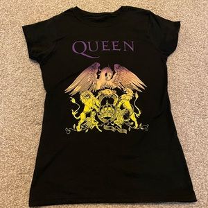 NWOT Queen T-shirt